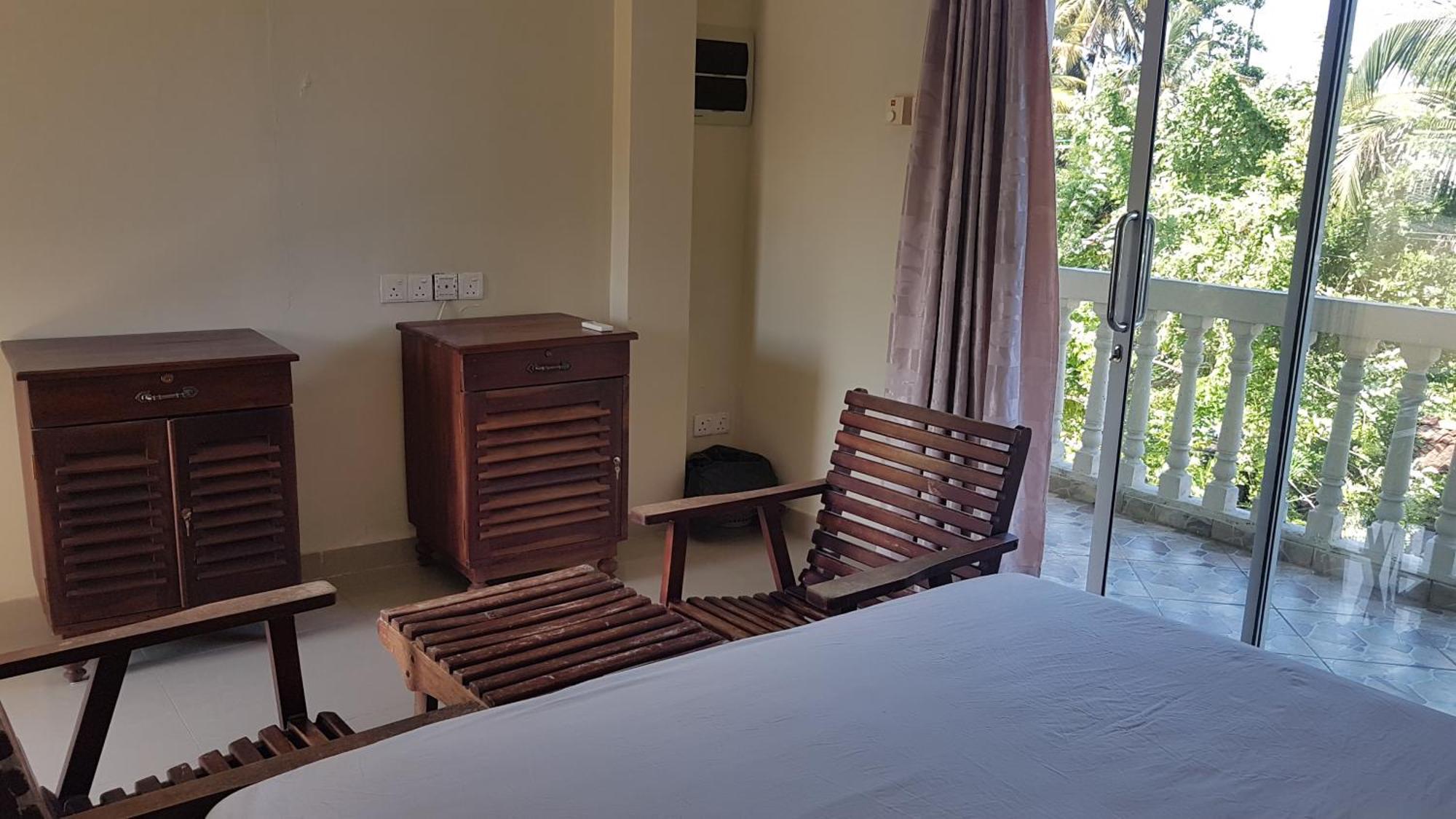 Pinki Nest Hotel Mirissa Luaran gambar